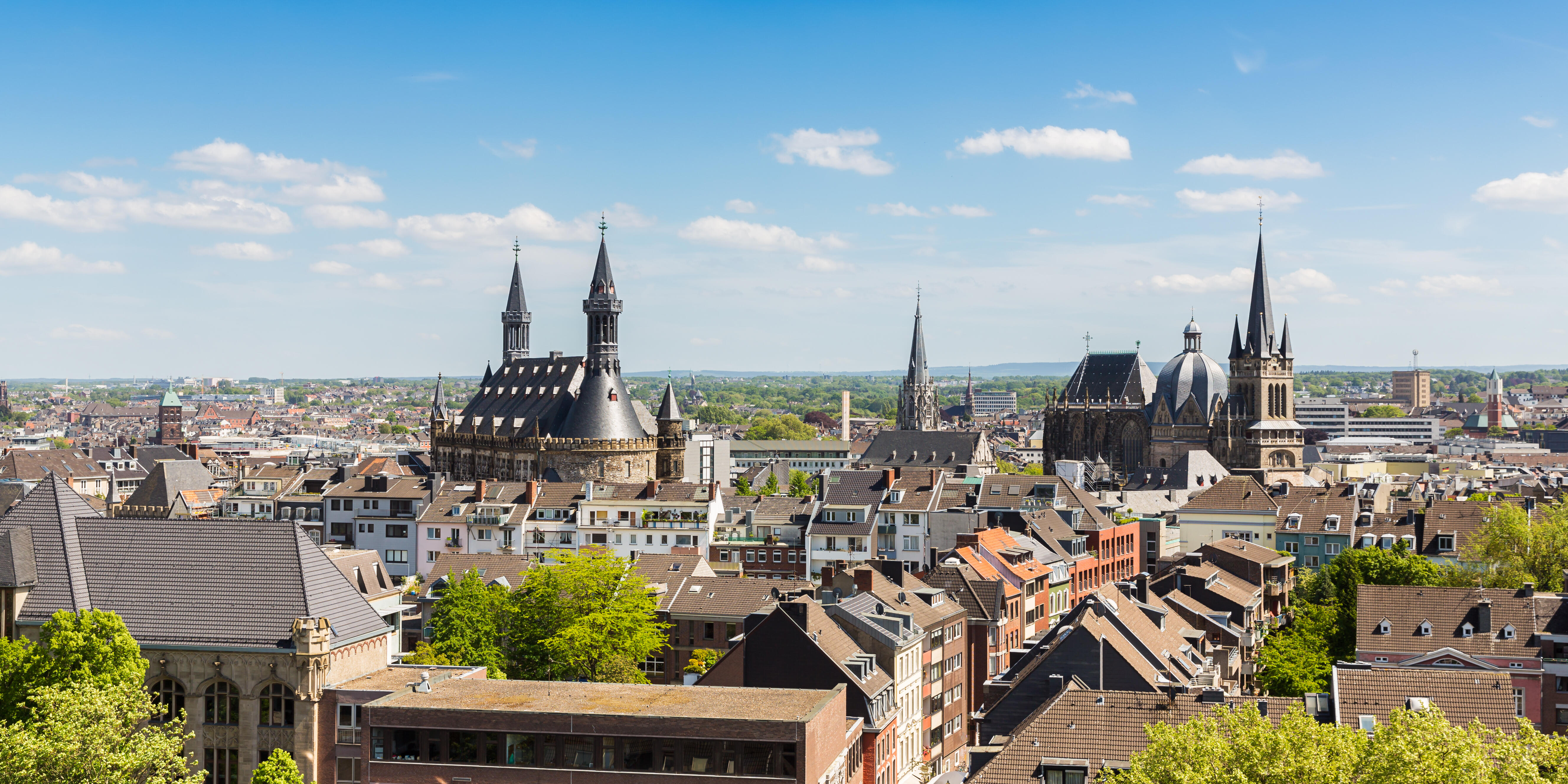 Ein Panorama-Foto von der Stadt Aachen